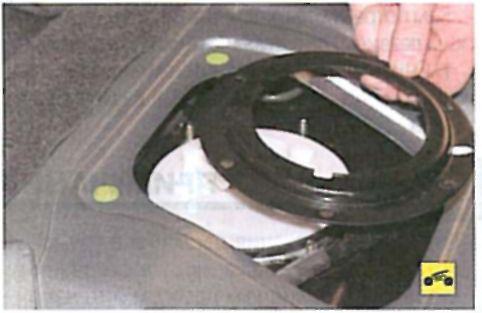 Замена топливного фильтра и разборка и замена топливного насоса