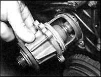 4.7 Насос охлаждающей жидкости БМВ 3 (E30)