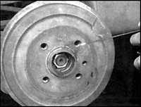 10.7 Колодки барабанных тормозов БМВ 3 (E30)