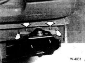 19.6.2 Снятие заднего энергопоглощающего буфера БМВ 5 (E34)