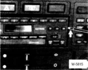 23.8.6 Магнитола Bavaria Electronic. Снятие БМВ 5 (E34)