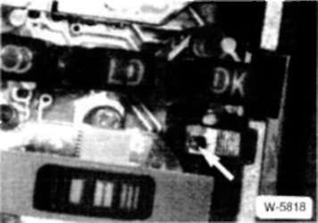 23.8.6 Магнитола Bavaria Electronic. Снятие БМВ 5 (E34)