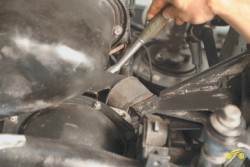 4.8 Замена опор подвески силового агрегата Chevrolet Niva 2002+