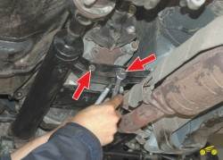 4.8 Замена опор подвески силового агрегата Chevrolet Niva 2002+