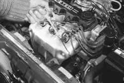 4.2.3 Проверка уровня и доливка масла в систему смазки Daewoo Lanos 1997+