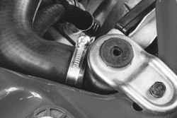 4.3.7 Проверка шлангов и соединений системы охлаждения Daewoo Lanos 1997+