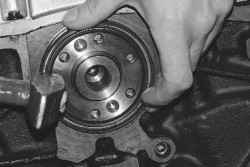 5.7.6 Замена сальников коленчатого вала Daewoo Lanos 1997+