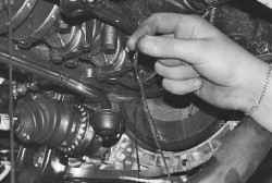 5.7.7 Замена уплотнения масляного картера Daewoo Lanos 1997+