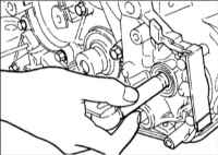 2.8 Передняя крышка и масляный насос 2,0 л DOHC Киа Маджентис