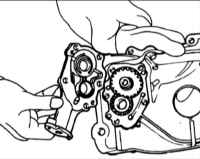 2.8 Передняя крышка и масляный насос 2,0 л DOHC Киа Маджентис