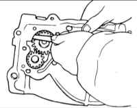 2.8 Передняя крышка и масляный насос 2,0 л DOHC Киа Маджентис