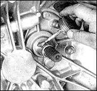 8.3.4 Выжимной подшипник и вилка выжимного подшипника Mazda 626