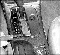11.25 Центральная консоль Mazda 626
