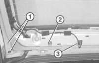 13.1.44 Снятие и установка заднего спойлера Mercedes-Benz W203