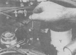 2.4 Проверка уровня жидкостей Ниссан Terrano II