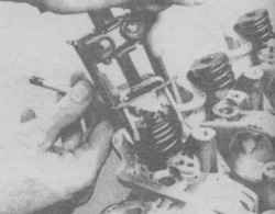 5.8 Головка блока цилиндров - разборка. Ниссан Terrano II