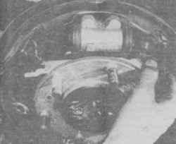 14.6 Задние барабанные тормоза -замена колодок Ниссан Terrano II