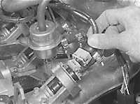 6.2.13 Снятие и установка впускного коллектора Opel Kadett E