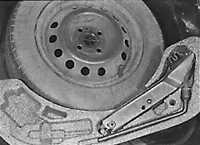 1.34.4 Замена колеса Opel Vectra A