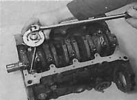 5.20.5 Установка поршней с шатунами Opel Vectra A