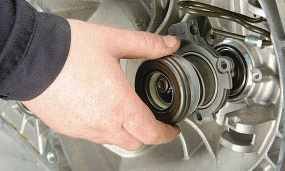 Замена сальников коробки передач Opel Astra h