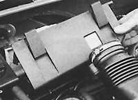 2.7.2 Замена воздушного фильтра Peugeot 405