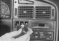 13.33 Панель приборов Peugeot 405