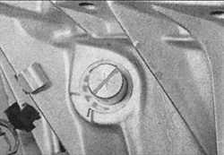 8.1.8 Снятие и установка коробки передач ВЕ3 Peugeot 406