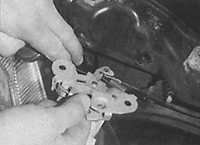 12.10 Замок капота Peugeot 406
