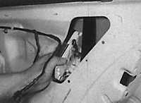 12.13 Замок и ручки открытия двери Peugeot 406