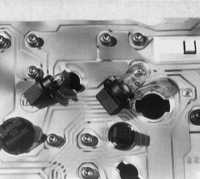 16.6 Снятие комбинированного прибора Renault 19