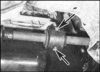 10.4 Снятие и установка вибрационного демпфера правого приводного вала Skoda Felicia