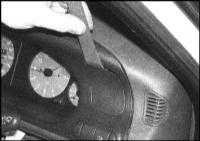 14.9 Снятие и установка приборного щитка Skoda Felicia