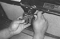 13.7 Замена замка капота Субару Легаси 1990-1998 г.в.