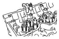 4.3.12 Снятие, установка, разборка и сборка головки цилиндров Toyota Land Cruiser