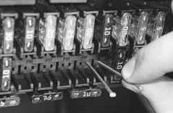 10.3.4 Снятие и установка монтажного блока ВАЗ 2170