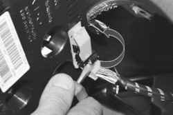10.16.3 Снятие и установка комбинации приборов ВАЗ 2170