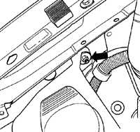 13.32.7 Снятие и установка бачков и насоса омывателя Volkswagen Golf IV